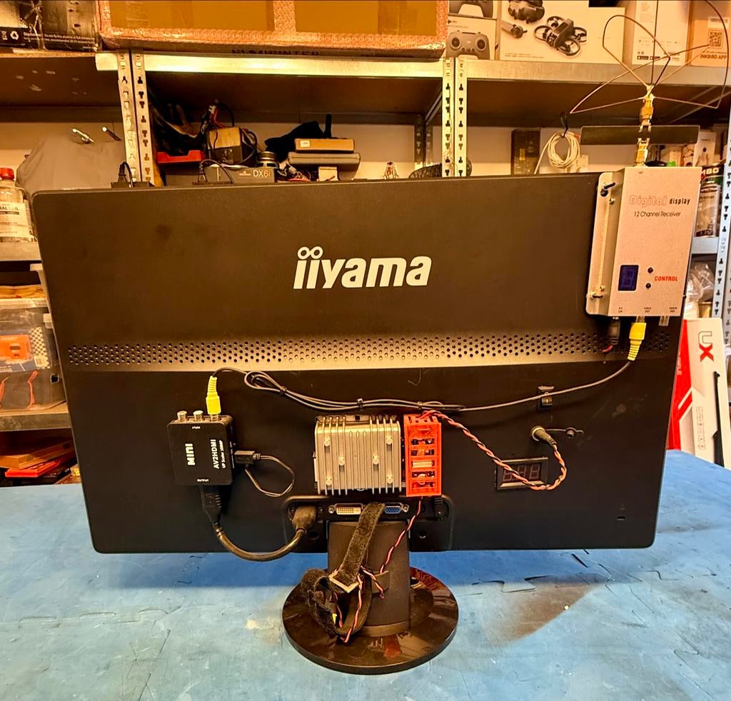 Readymade RC 1300mhz 24” FPV scherm, Hobby en Vrije tijd, Ophalen of Verzenden, Zo goed als nieuw