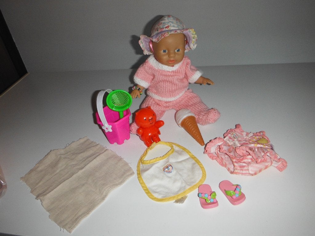 baby born die echt kan zwemmen met acc, Ophalen of Verzenden, Zo goed als nieuw, Babypop