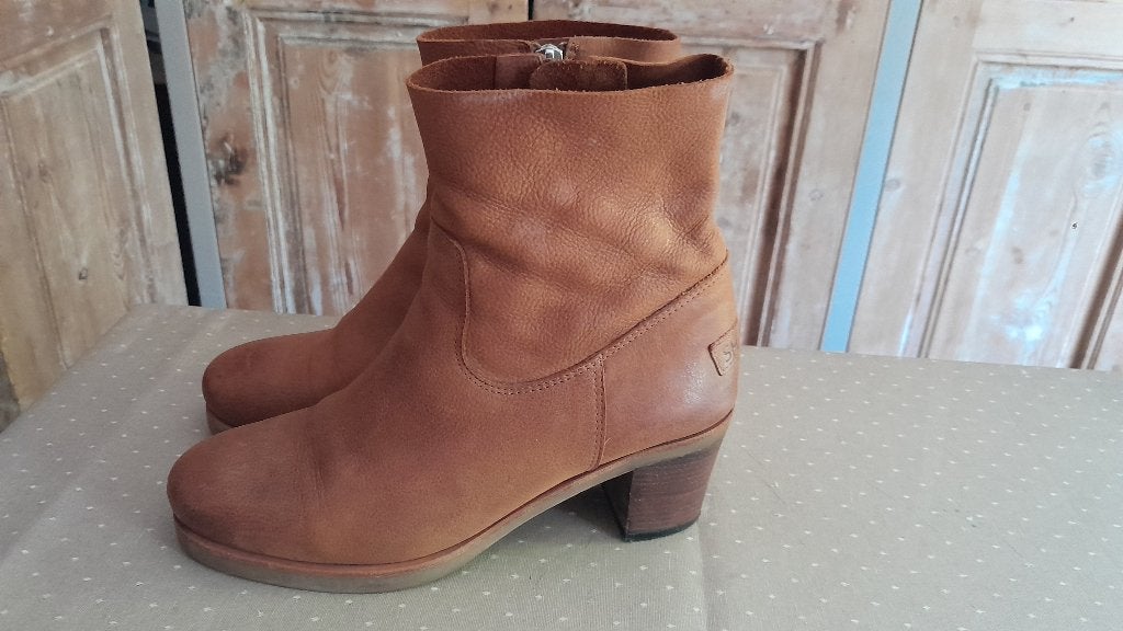 Cognac kleurige enkellaarzen can SHABBIES maat 40., Kleding | Dames, Schoenen, Lage of Enkellaarzen, Ophalen of Verzenden, Zo goed als nieuw
