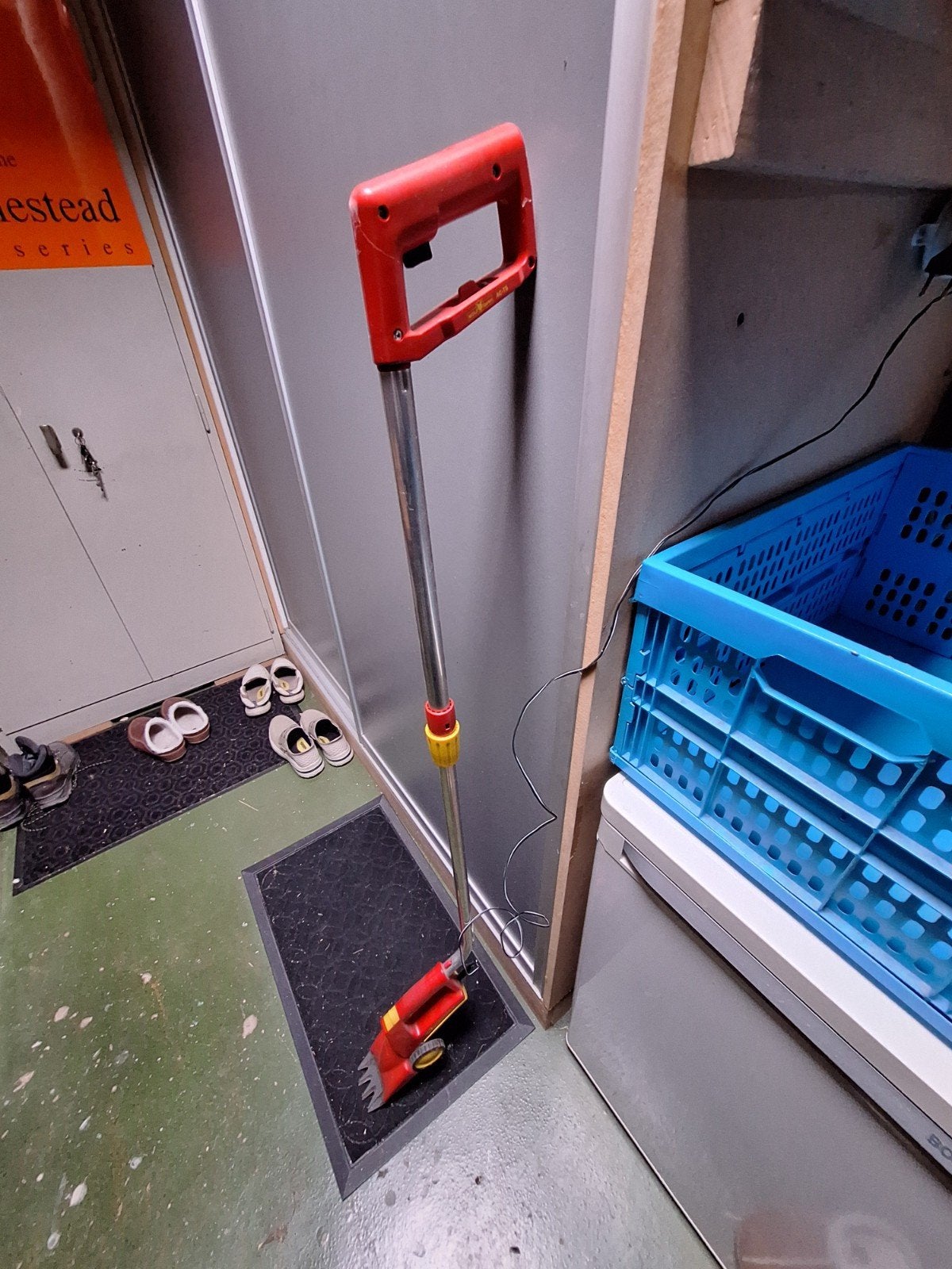 Wolf grasschaar met steel op accu, Ophalen, Accu