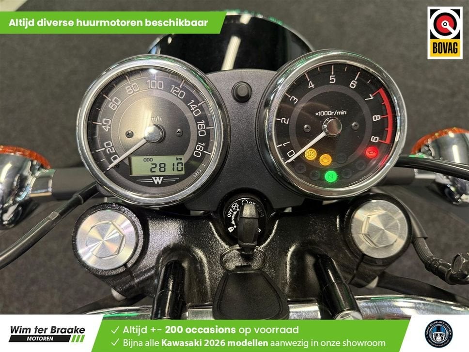 KAWASAKI W800 (bj 2023), 2 cilinders, Kawasaki, Bedrijf, Onbekend