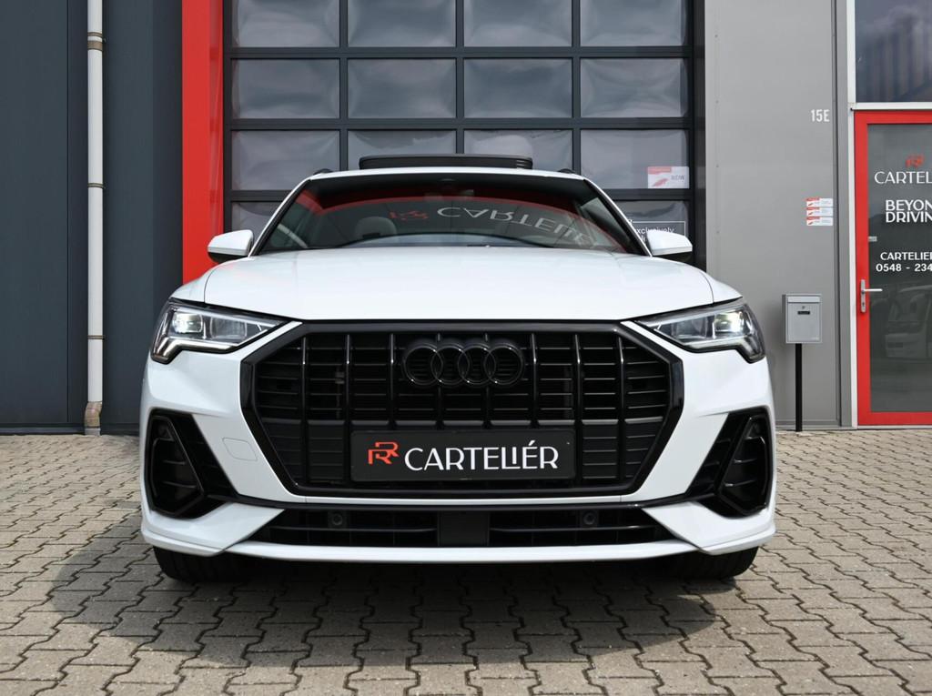 Audi Q3 45 TFSI e 3x S-Line 245PK | Pano | Trekhaak | Alcant, Auto's, Audi, Gebruikt, Zwart, Met garantie (alle), Alcantara