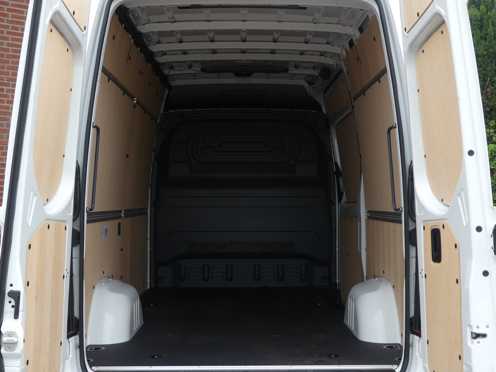 Foto 8 van Mercedes-Benz Sprinter 317 CDI L2H2 LED/Camera/Geveerde stoe