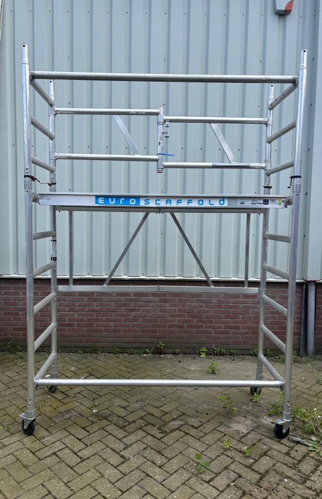 Euroscaffold kamersteiger met opzetstuk 3-sports, Ophalen, Zo goed als nieuw, Rolsteiger of Kamersteiger, 5 meter of hoger