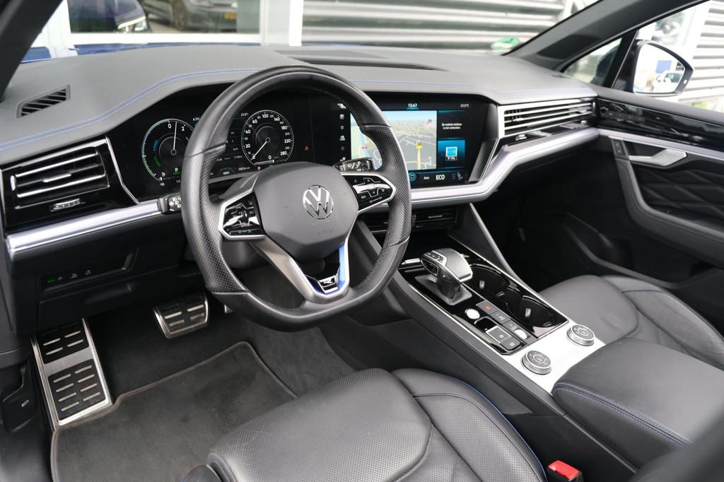 Volkswagen Touareg 3.0 TSi eHybrid R 462PK 4MOTION Pano Lede, Auto's, Automaat, Gebruikt, Zwart, 2995 cc