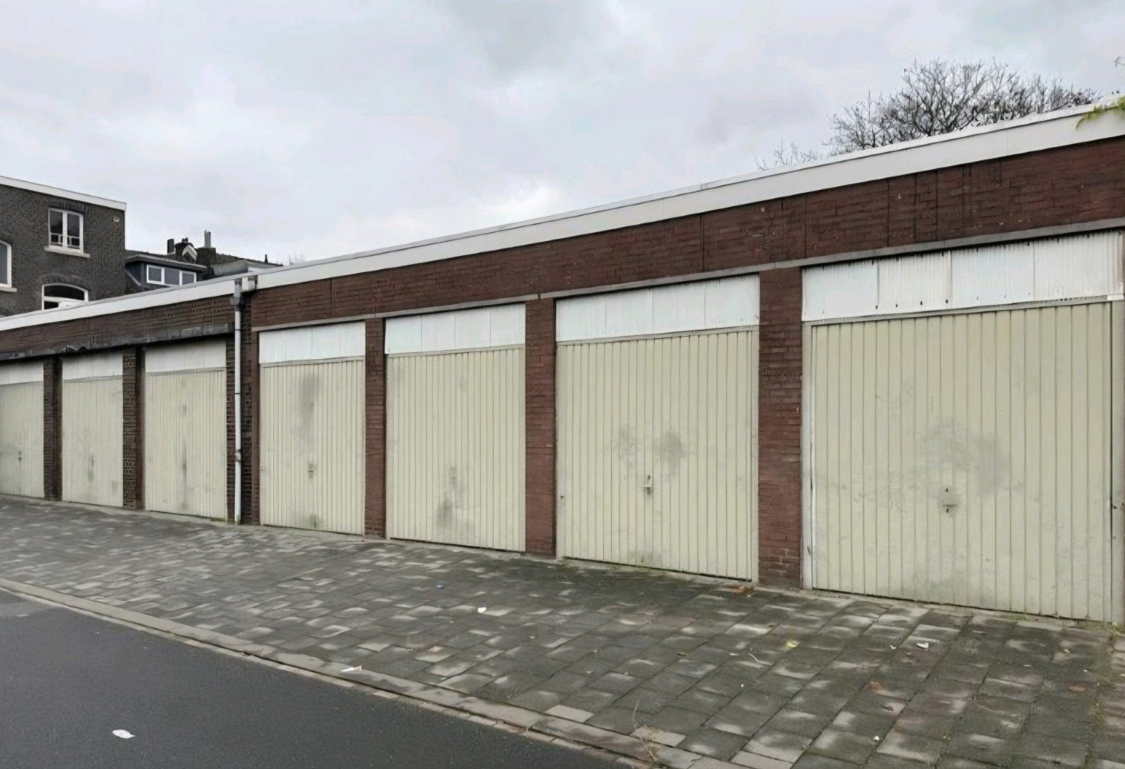Nette droge, grote garagebox te koop in Maastricht., Auto diversen