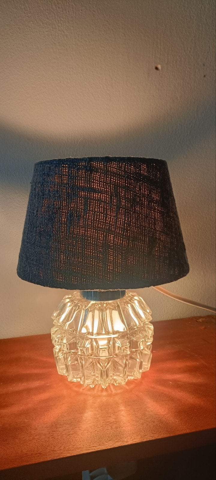 Vintage Tafellamp met Glazen Voet en Stoffen Kap, Met schakelaar, Gebruikt, Vintage, Meerkleurig