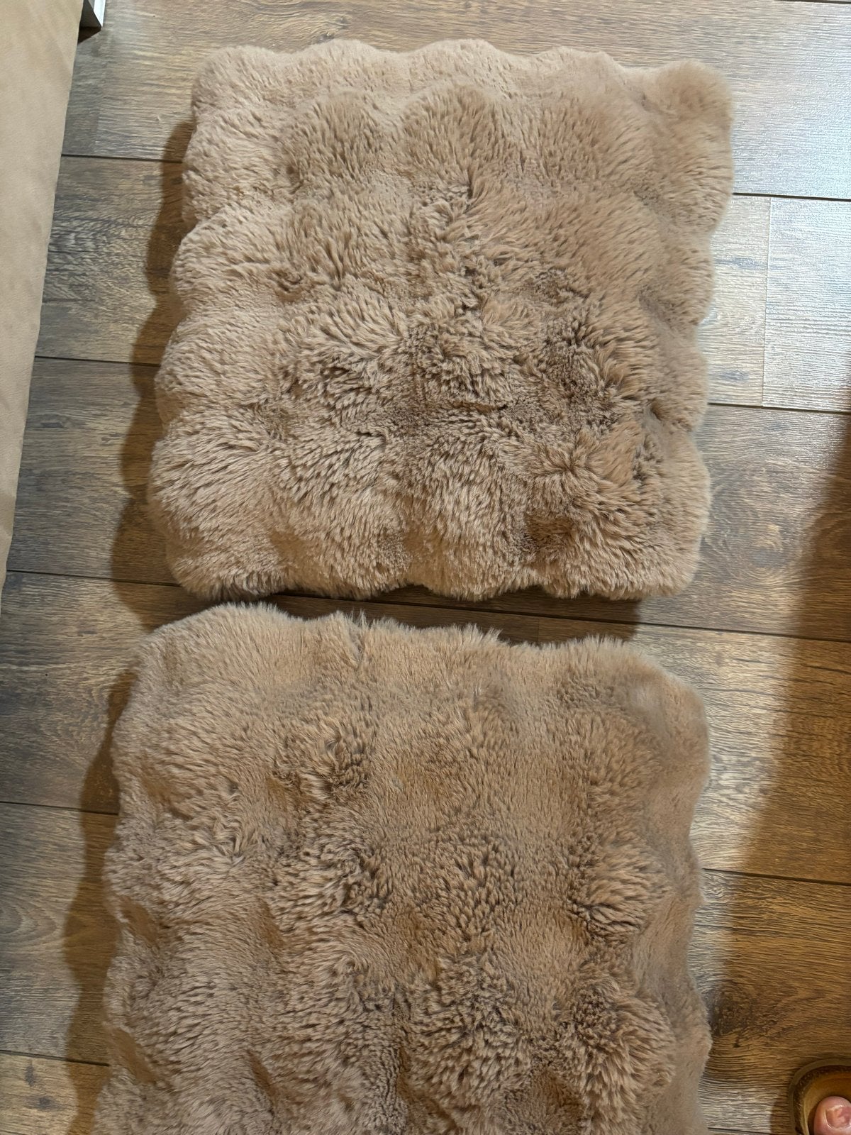 Set van 2 bont kussens 43x43cm, Huis en Inrichting, Woonaccessoires | Kussens, Beige, Vierkant, Ophalen of Verzenden, Zo goed als nieuw