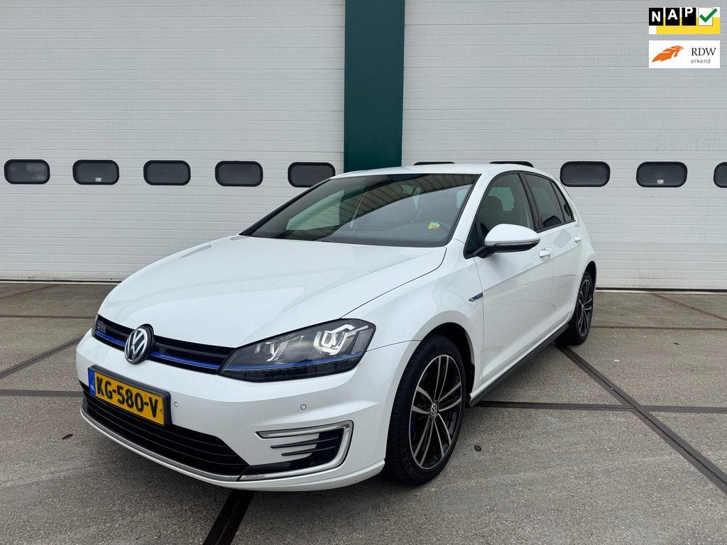 Volkswagen Golf 1.4 TSI GTE Connected Series, Auto's, Volkswagen, 8 kWh, Stof, Gebruikt, 4 cilinders