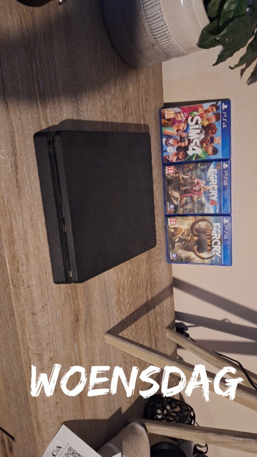 PS4 met Far Cry 4, Far Cry Primal en De Sims 4, Ophalen of Verzenden, Met 1 controller, Slim, Gebruikt
