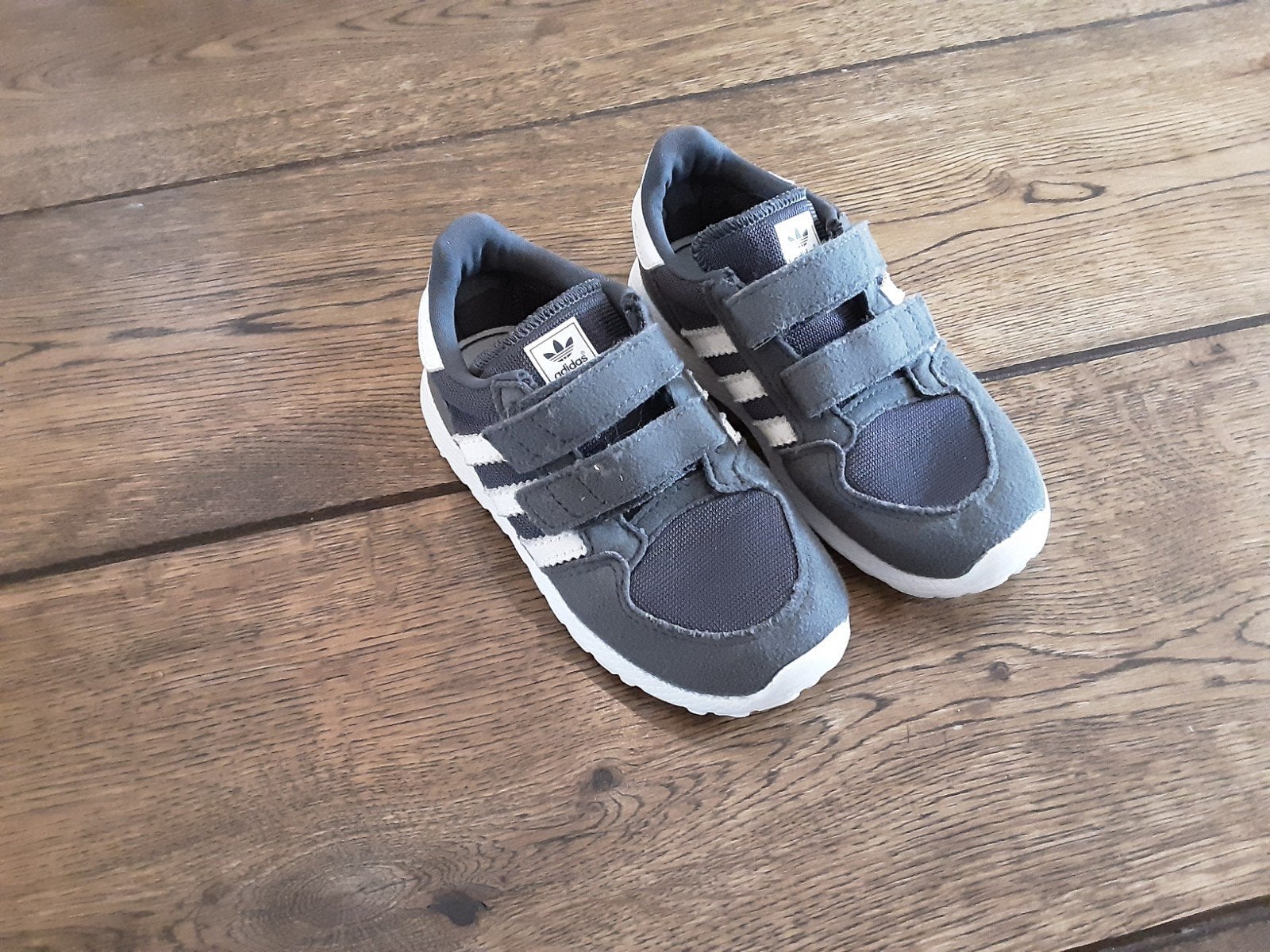 Adidas gympen maat 25 grijs wit, Ophalen of Verzenden, Jongetje of Meisje, Schoentjes