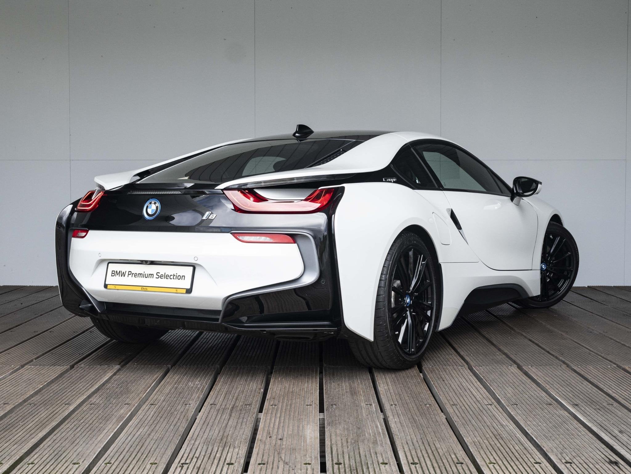 BMW i8 | Comfort Access | Driving Assistant | BMW Laserlight, Auto's, Stof, Gebruikt, Euro 6, Met garantie (alle)