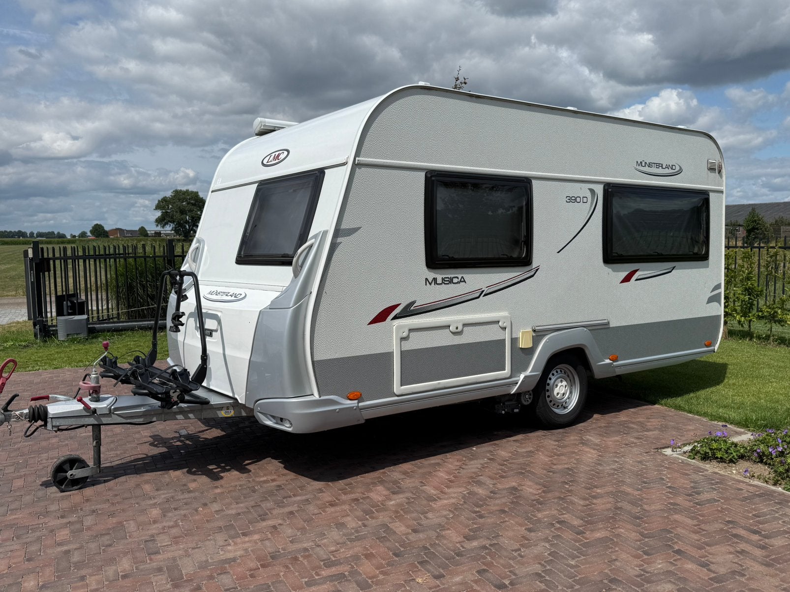LMC caravan Musica 390D, Mover, voortent en luifel, Mover, Rondzit, Particulier, Tot en met 4