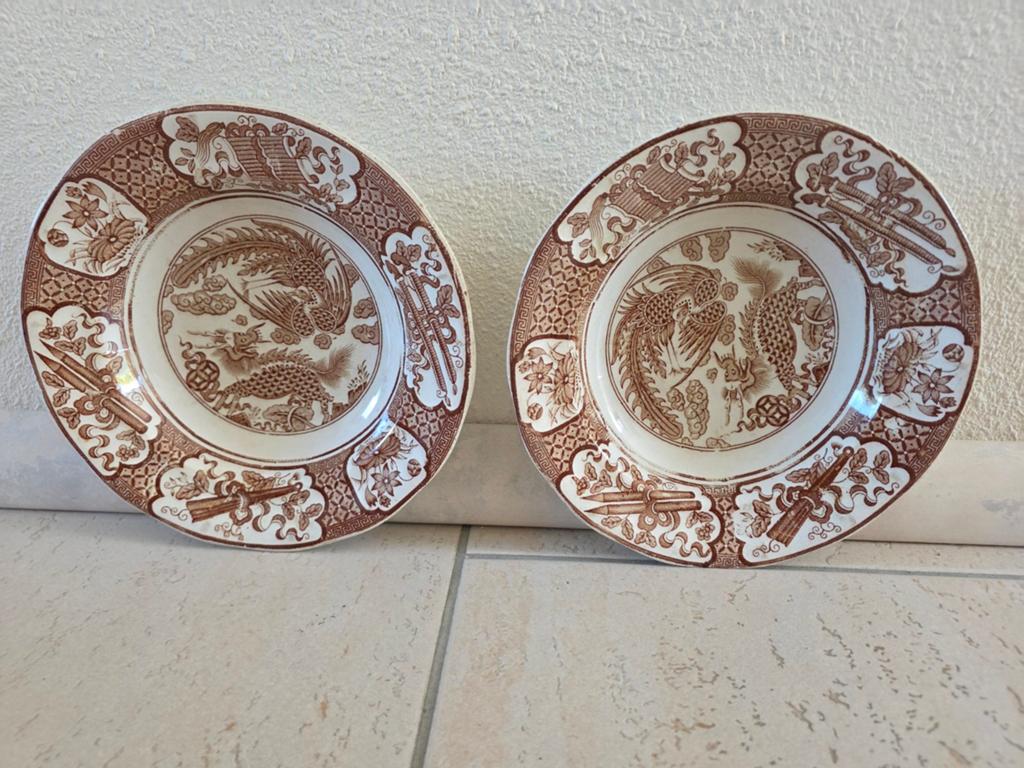 2 Antieke Petrus Regout & Co Bima Borden - Made in Holland, Ophalen