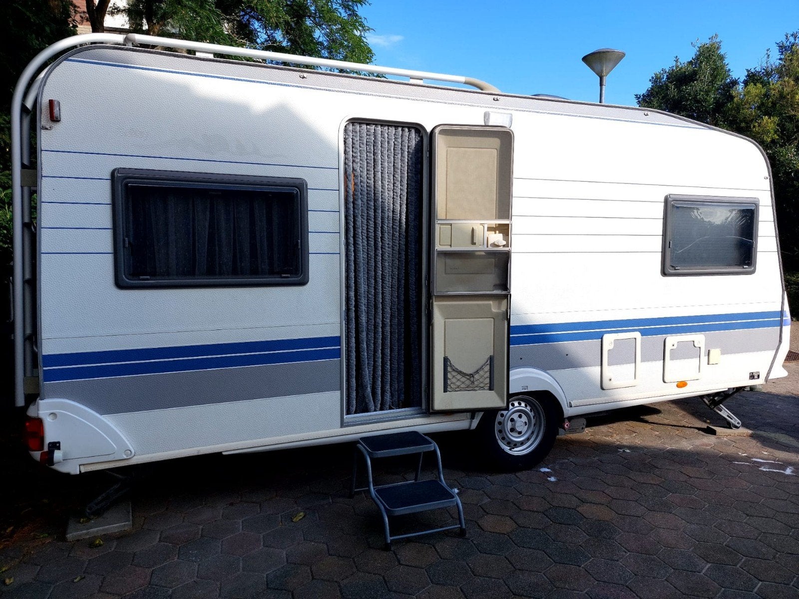 Hobby Prestige met uitbouw, Koelkast, Rondzit, Hobby, Dwarsbed