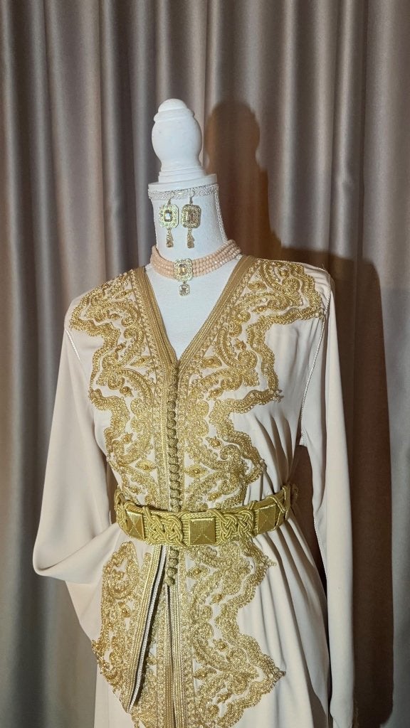 Taskhita, kaftan, caftan, lebsa, marokkaanse jurk, Maat 38/40 (M), Beige, Nieuw, Ophalen of Verzenden