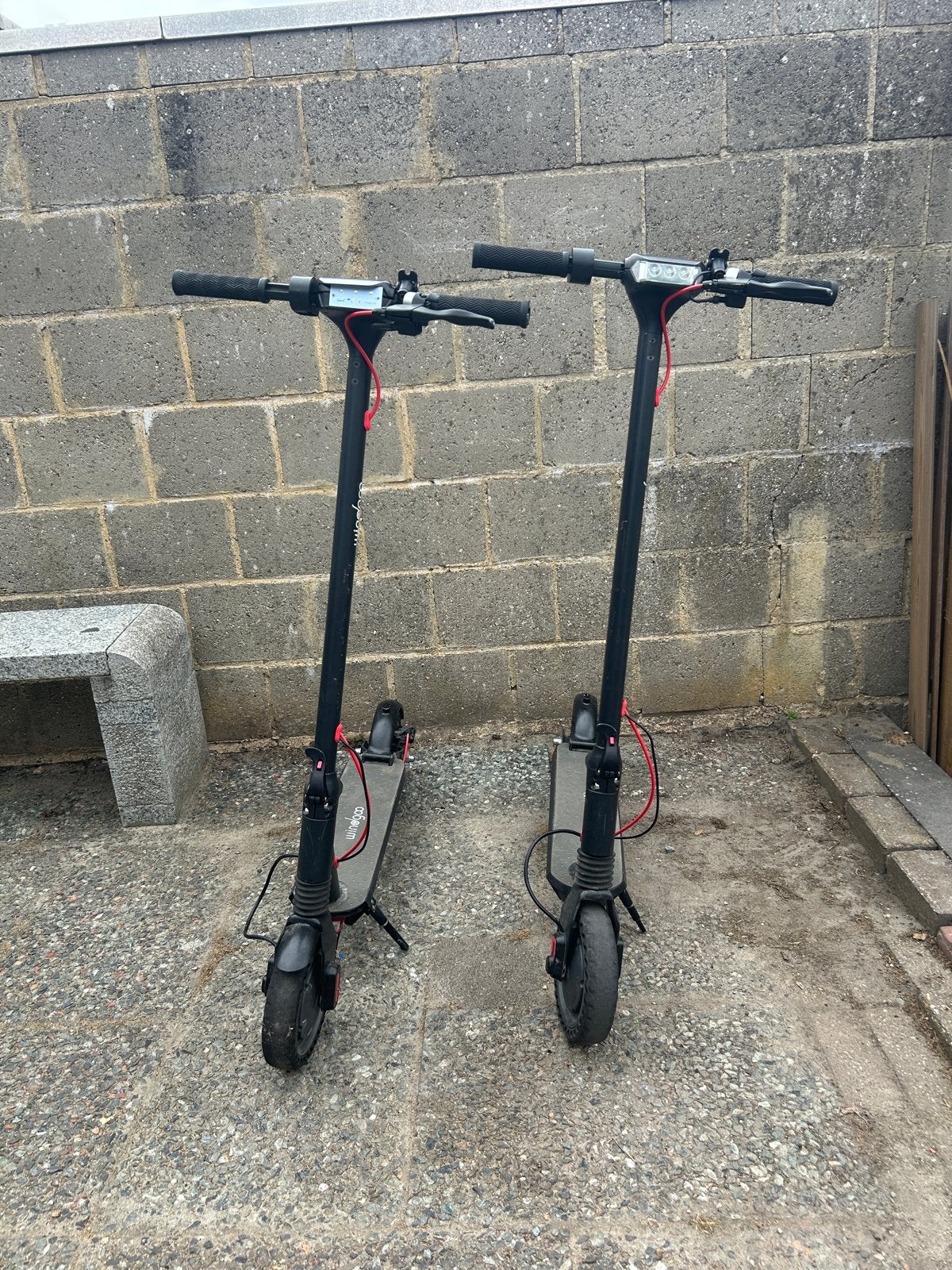 Elektrische steps: 1 werkend, 1 voor onderdelen/reparatie, Ophalen of Verzenden, Gebruikt, Elektrische step (E-scooter)