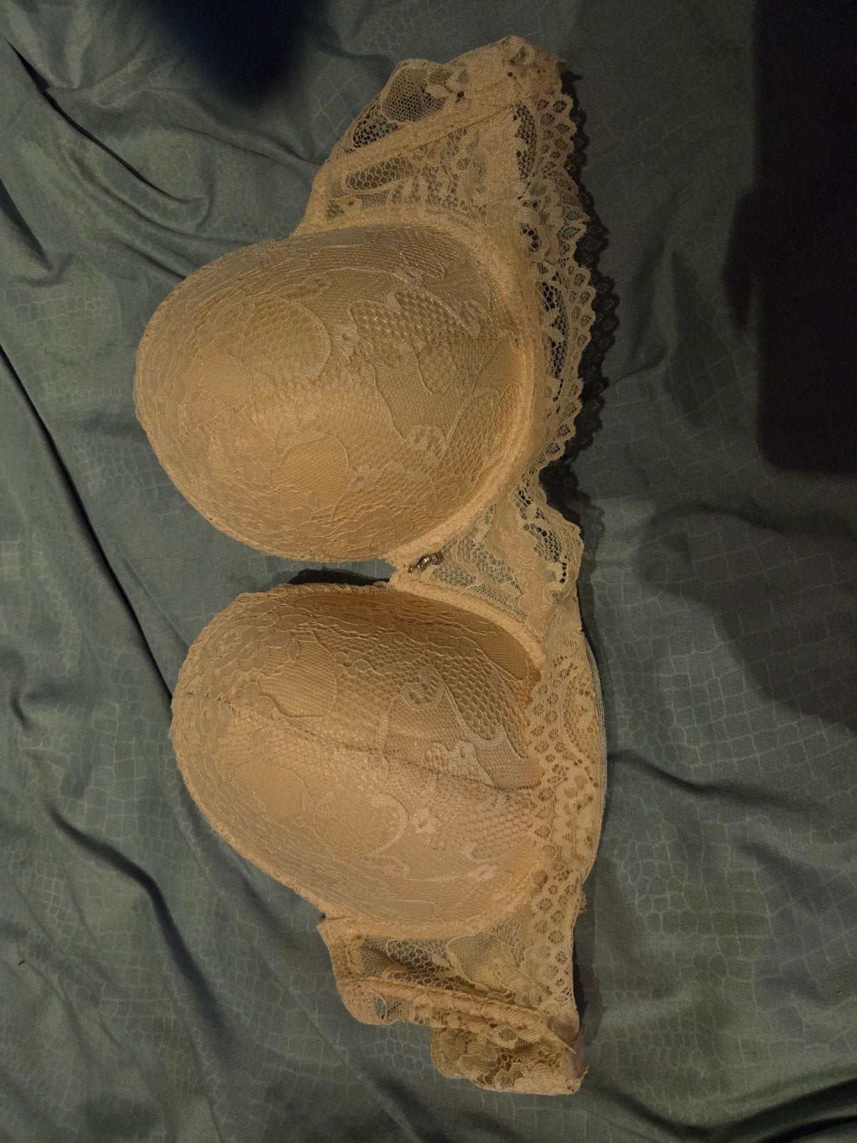 Mooie kanten BH in beige/huidskleur maar 100X, Onbekend, Ophalen of Verzenden, Overige kleuren, BH