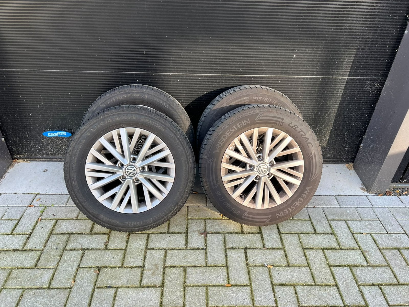 Originele VW velgen en zomerbanden, Ophalen, Zomerbanden