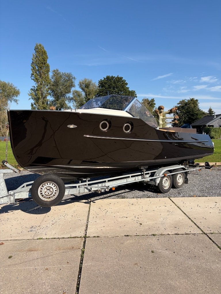 Oudhuijzer 700 Cabin 2014 met nieuwe Suzuki DF 150 APL, Weekender, 1.00 - 1.50 meter, Ophalen of Verzenden, Zo goed als nieuw