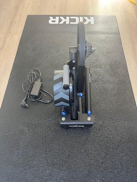 Wahoo Kickr V5 + Kickr fietsmat - ZGAN, Sport en Fitness, Wielrennen, Ophalen, Zo goed als nieuw, Overige typen