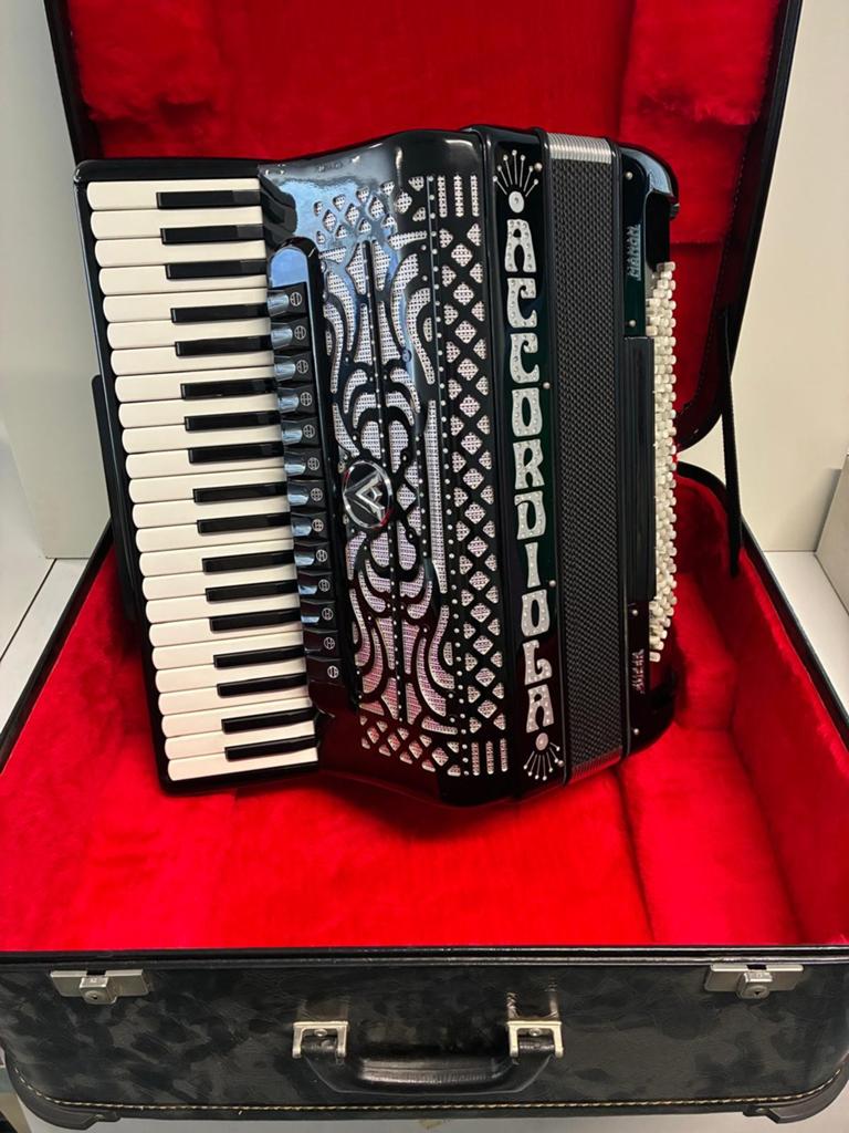 Accordiola Super Manon, Muziek en Instrumenten, Gebruikt, Ophalen of Verzenden, Accordiola, Met koffer