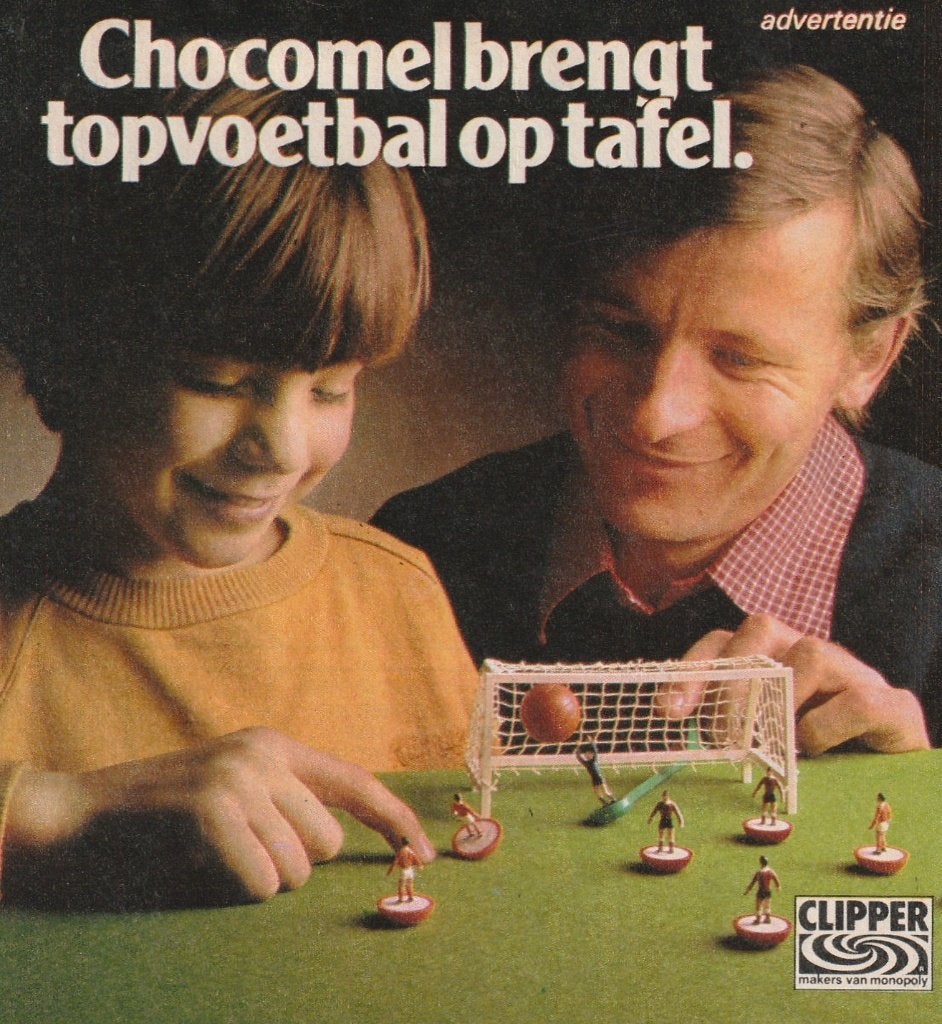 Retro reclame 1981 Nutricia Chocomel jongetje voetbalspel, Verzenden, Overige typen