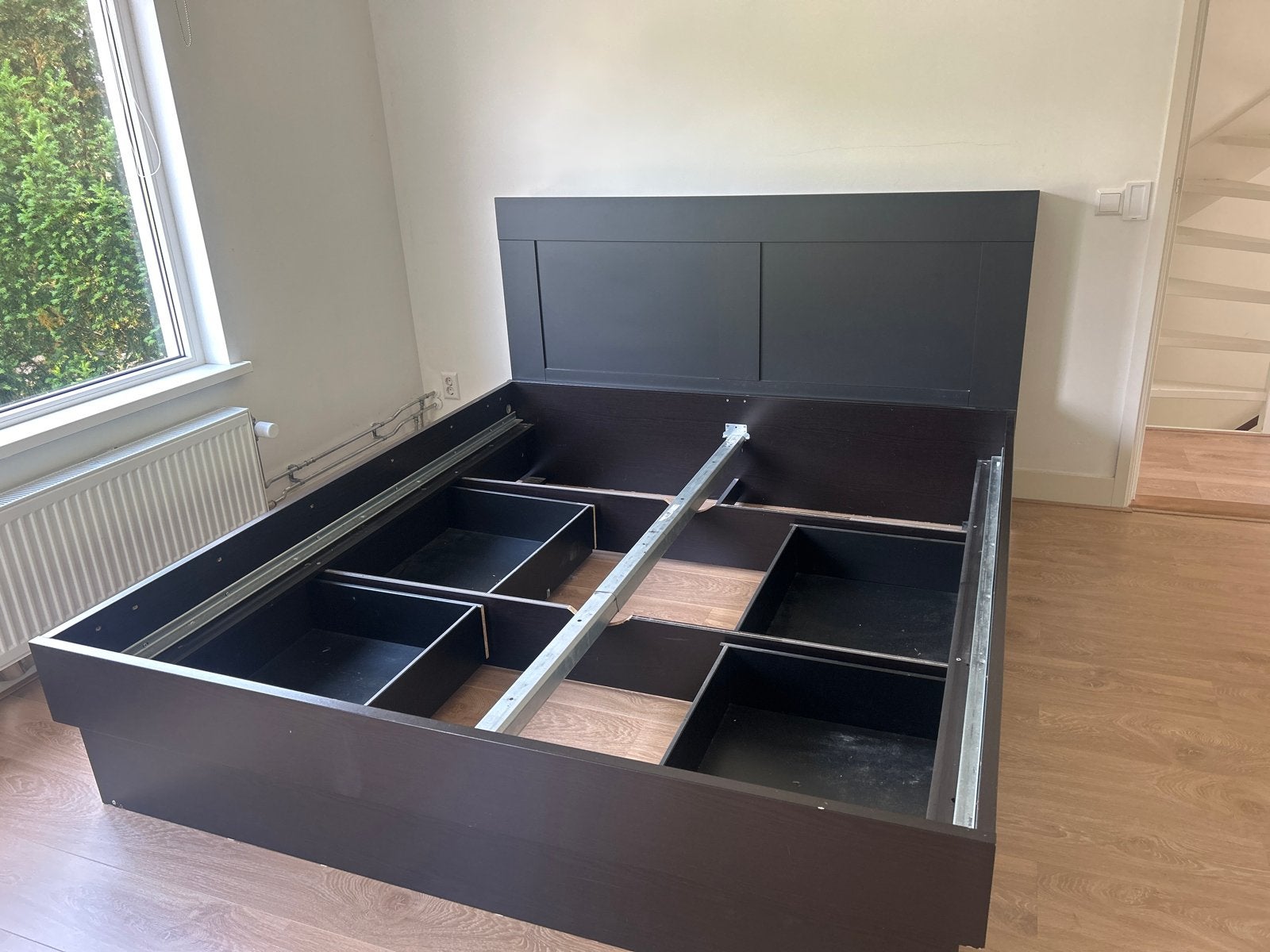 Bedframe met hoofdeinde en middenbalk (excl. lattenbodem), Ophalen, Gebruikt, Zwart, Tweepersoons