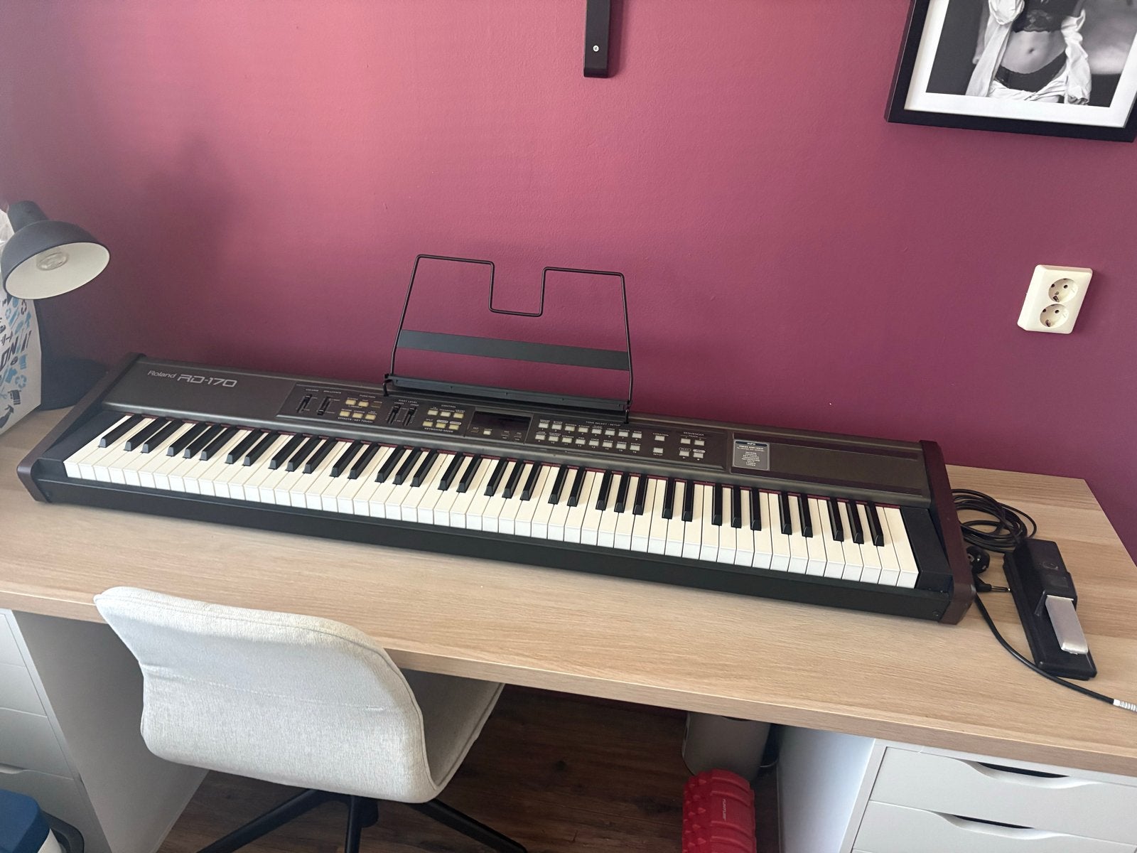Roland RD-170 Digitale Piano 88 Gewogen Toetsen + standaard, Muziek en Instrumenten, Keyboards, Ophalen, Gebruikt, 88 toetsen
