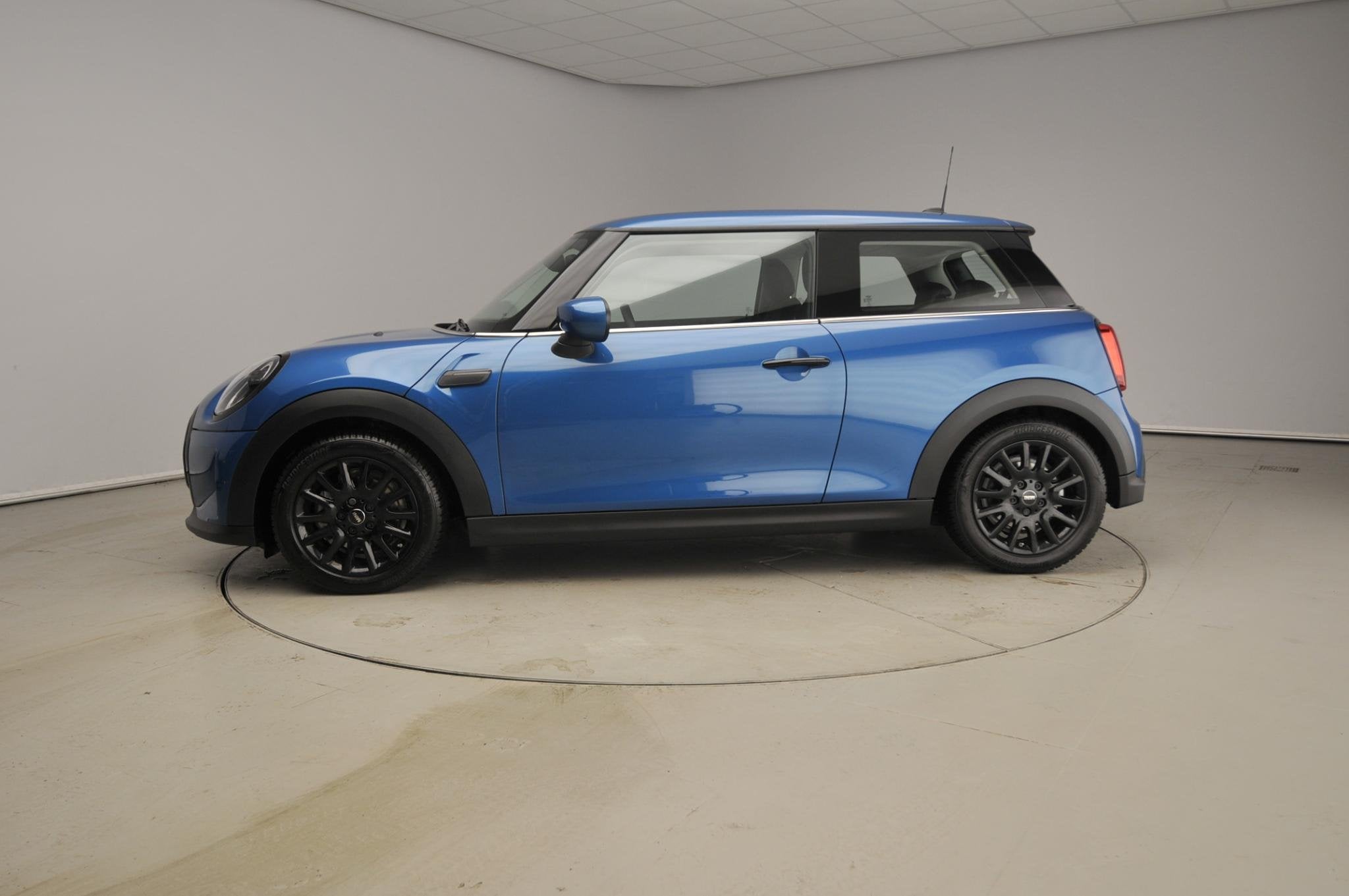 MINI 3-deurs One Sportstoelen / Climate / Cruise / LED / PDC, Voorwielaandrijving, 12 maanden, Stof, Gebruikt