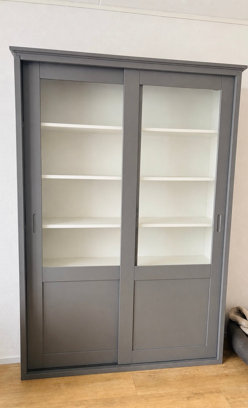 Grijze vitrinekast WOOOD. Gratis af te halen, Ophalen, Gebruikt, 100 tot 150 cm, 200 cm of meer