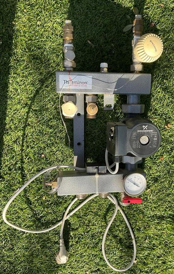 Vloerverwarming verdeler 2 groepenTherminon / Grundfos pomp, Ophalen, 30 tot 80 cm, Gebruikt, Overige typen