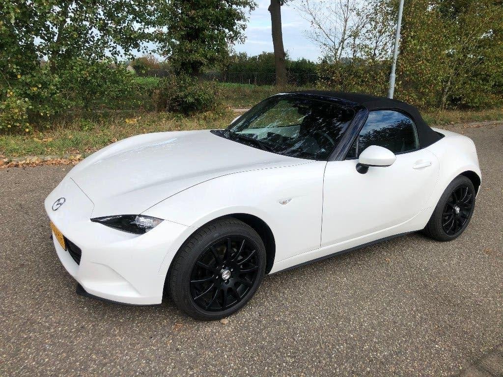 SkyActiv 131TS 1eEig 28920 km Wit Parelmoer Blackline velgen, Auto's, Dealer onderhouden, 4 cilinders, Wit, Bedrijf