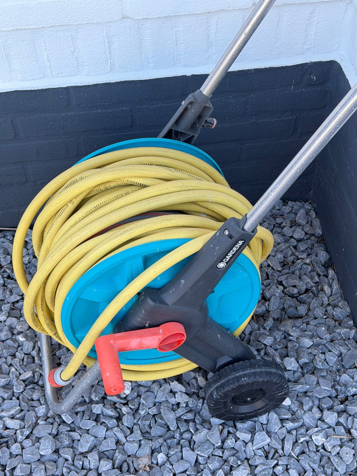 Gardena slangenwagen met ca. 30 meter tuinslang, Ophalen of Verzenden, Gebruikt, Tuinslanghaspel