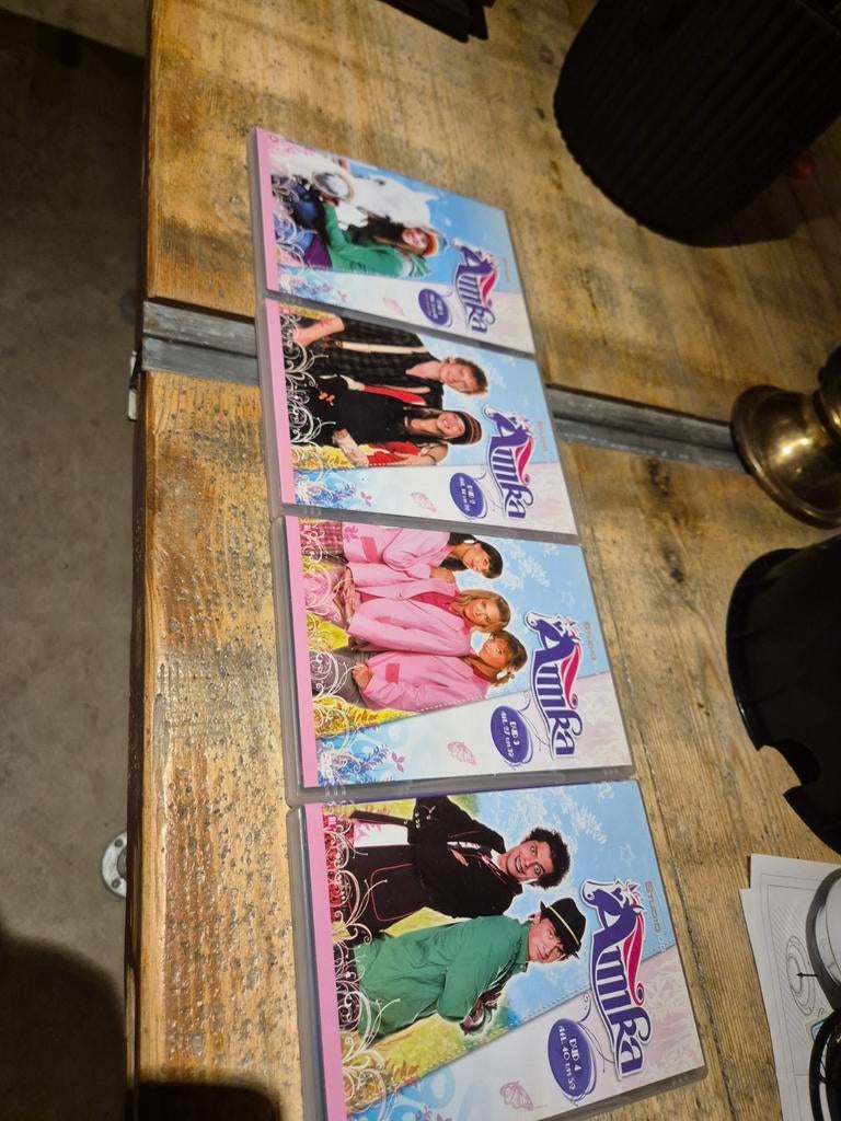 Amika DVD Boxset - Seizoenen 1-4, Ophalen, Avontuur, Gebruikt, Alle leeftijden