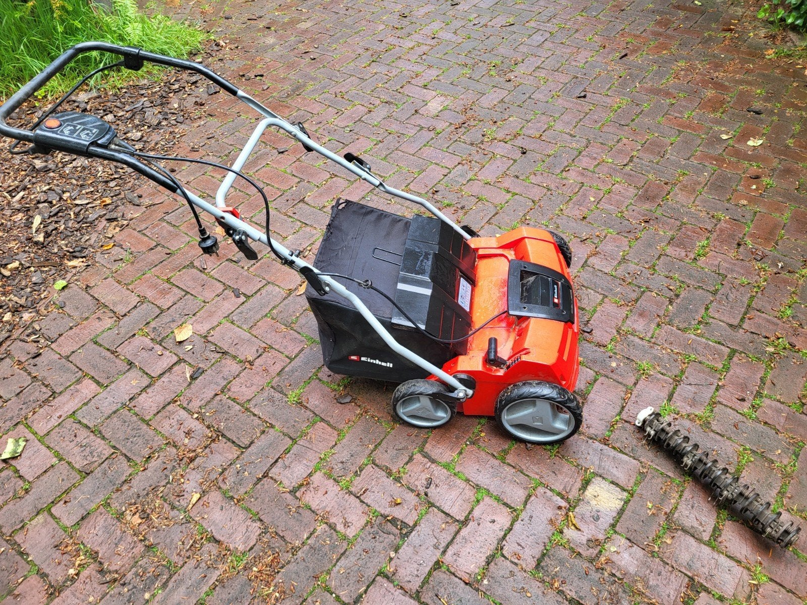 Einhell Elektrische Verticuteermachine 1500W, Ophalen, Cirkelmaaier, Gebruikt, Elektrische grasmaaier