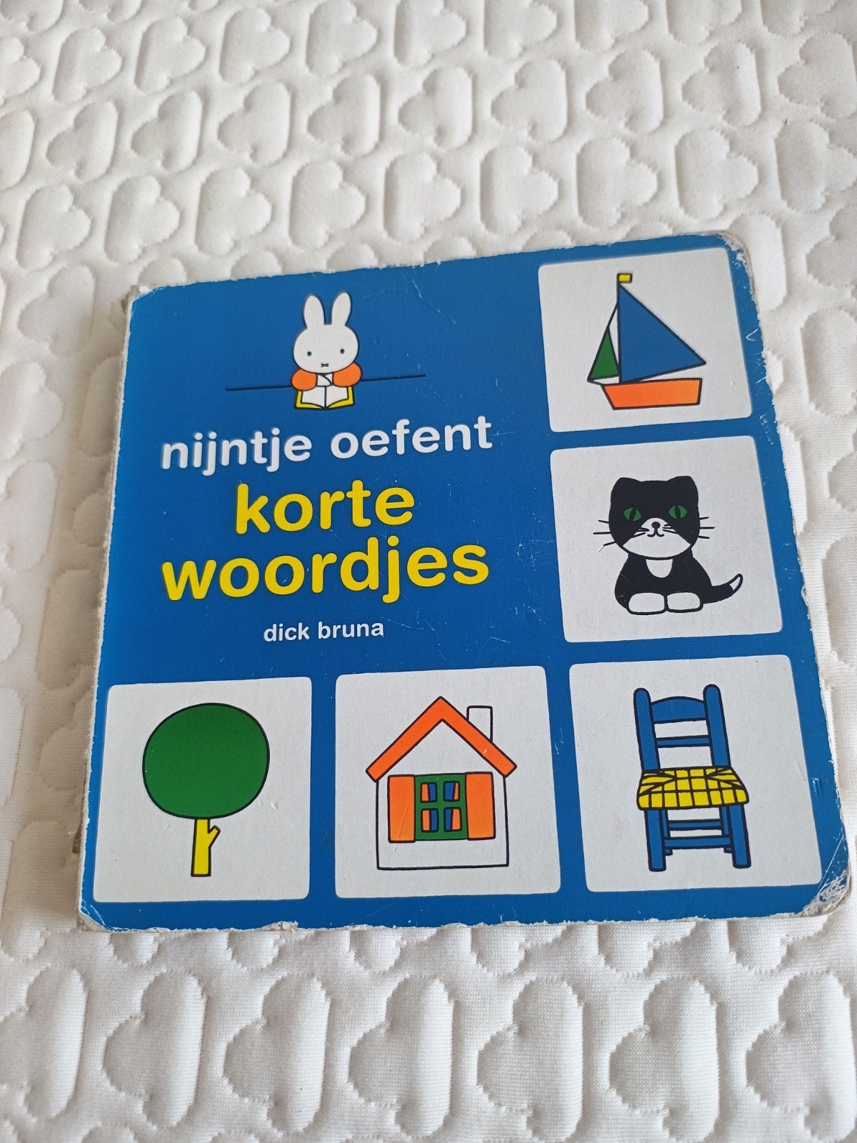 Nijntje oefent korte woordjes - Dick Bruna (gebruikt), Gelezen, Ophalen of Verzenden, Dick Bruna, Uitklap-, Voel- of Ontdekboek