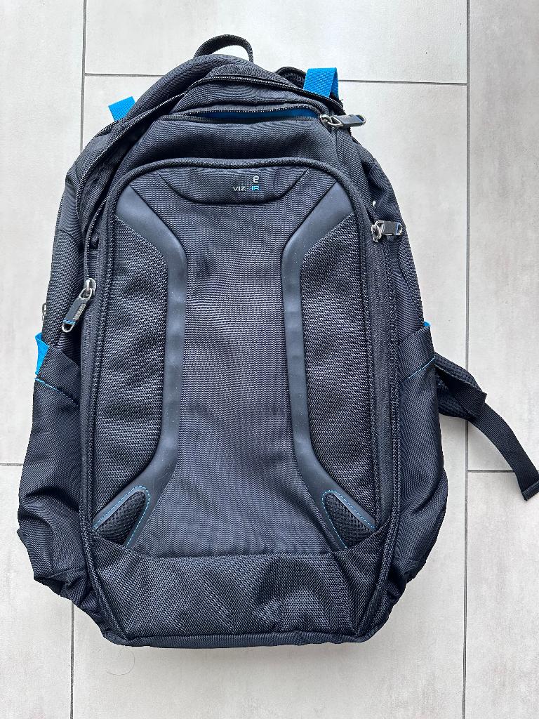Diverse laptoprugtassen, Computers en Software, Laptoptassen, Ophalen of Verzenden, Zo goed als nieuw, Gevoerd laptopvak, Rugzak