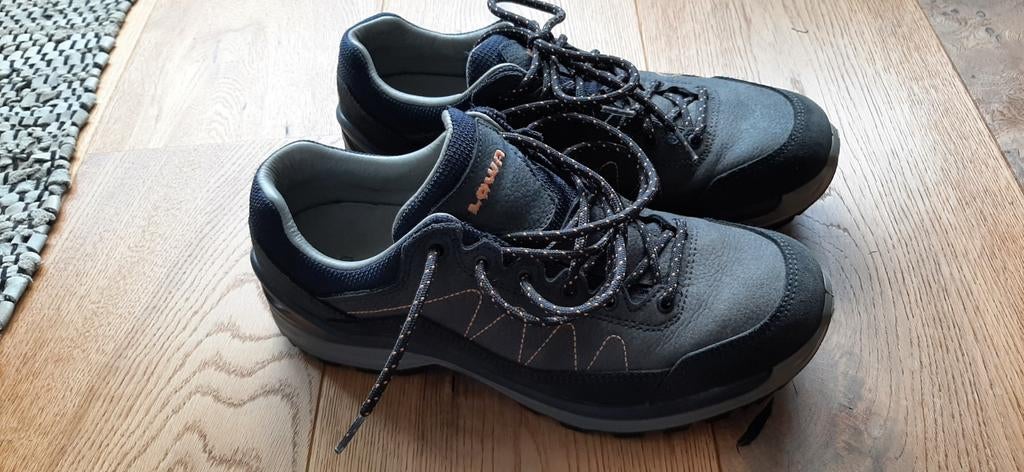 Lowa lage wandelschoenen 39, Ophalen of Verzenden, Zo goed als nieuw, Schoenen
