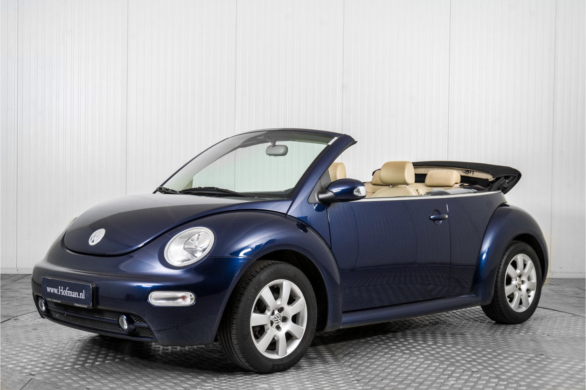 Volkswagen New Beetle Cabriolet 1.6 leer 99000 km (bj 2004), Auto's, Volkswagen, Gebruikt, Beetle (Kever), 4 cilinders, Cabriolet