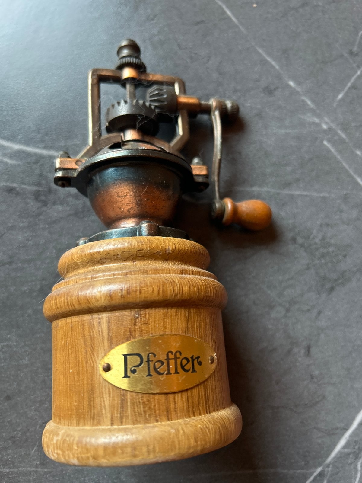 Vintage houten pepermolen met metalen mechanisme, Antiek en Kunst, Ophalen of Verzenden
