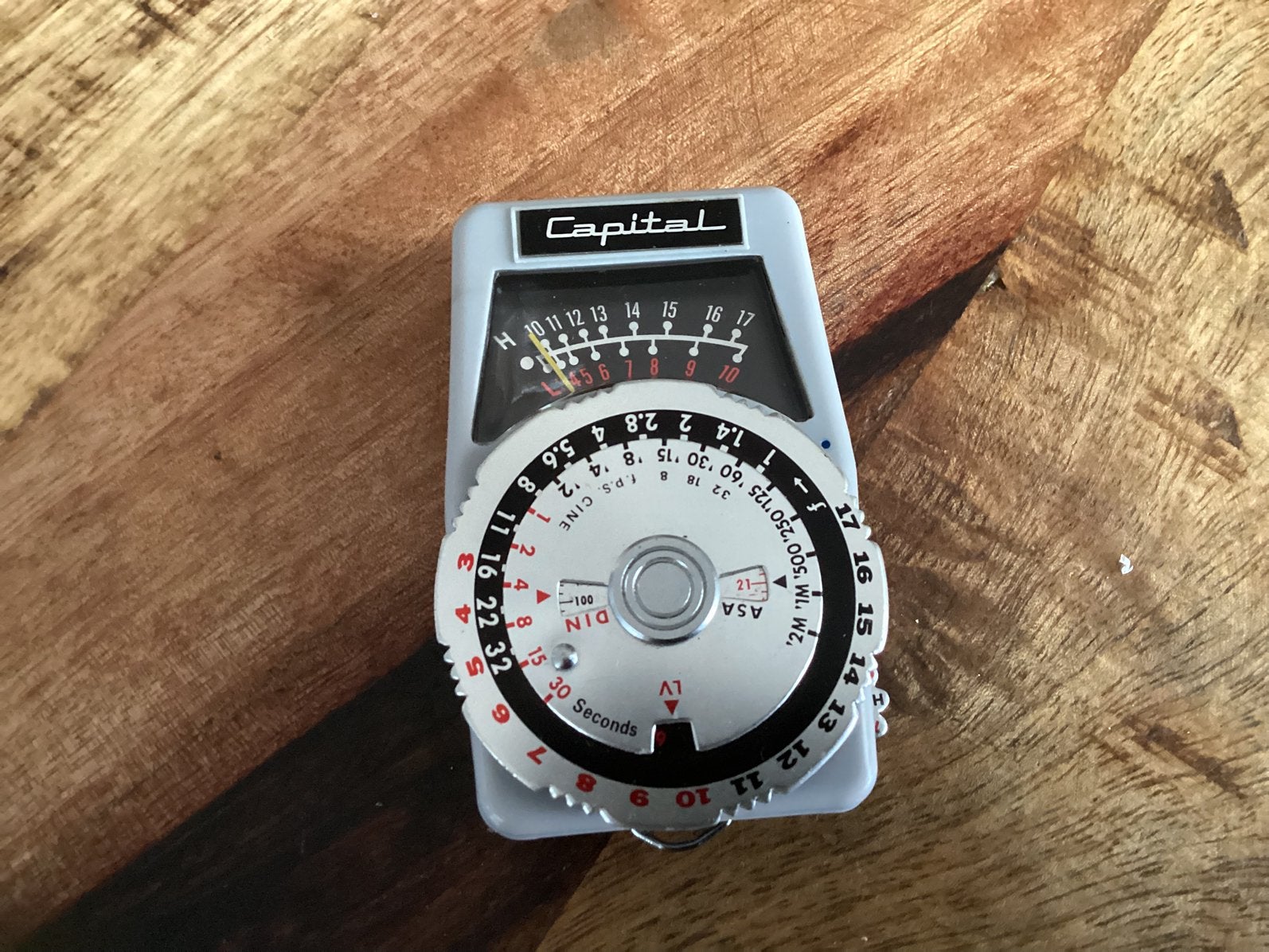 CAPITAL   BELICHTINGSMETERS  VOOR.  ANALOGE   FOTOGRAFIE, Lichtmeter, Ophalen of Verzenden, Zo goed als nieuw