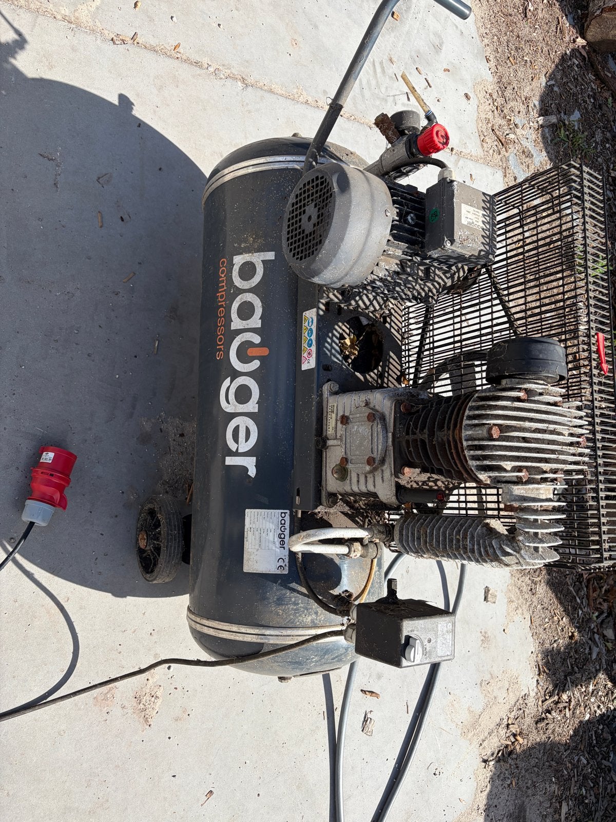 Bauer Compressors 32A - Werkend weggezet, nu defect, Doe-het-zelf en Verbouw, Gebruikt, Mobiel, 10 bar of meer, 100 liter of meer