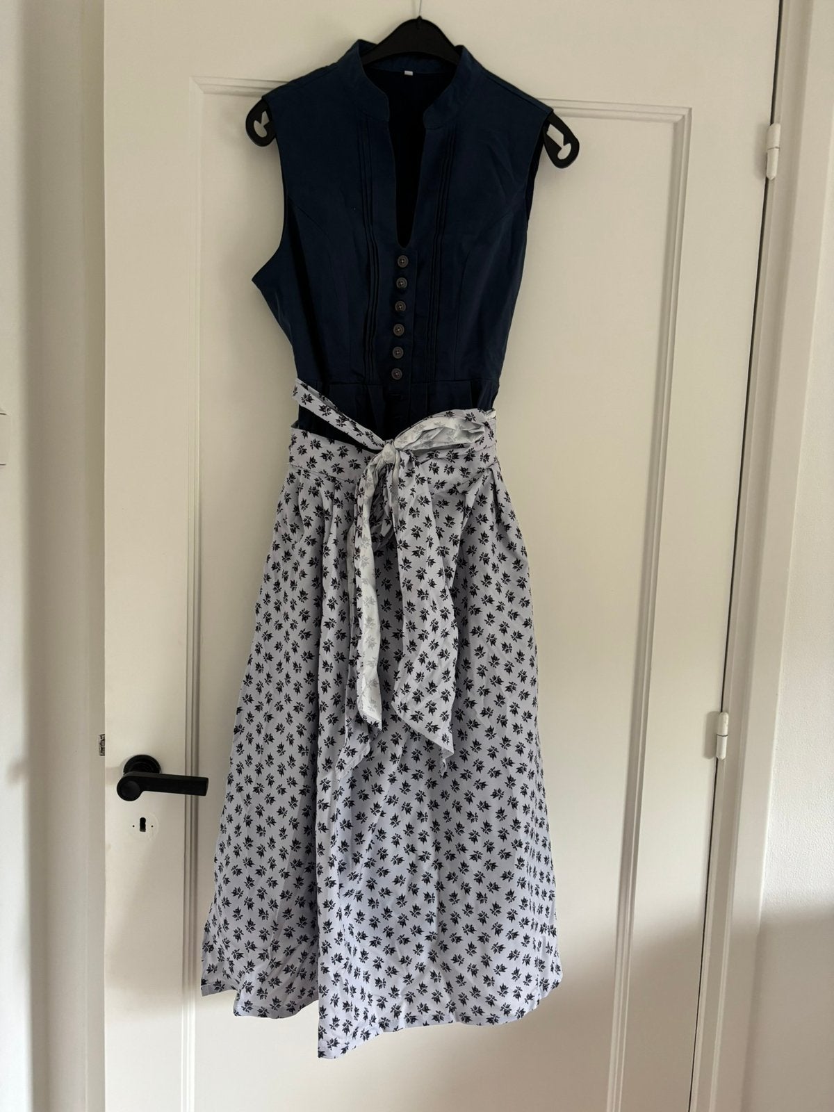 Mooie dirndl maat XL (42/44), Ophalen of Verzenden, Zo goed als nieuw, Maat 42/44 (L), Overige thema's