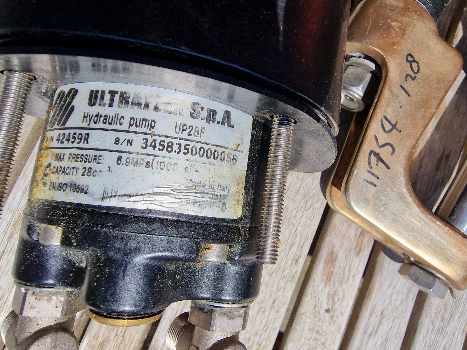 Ultraflex Hydraulische Pomp UP28F en ultraflex uc128-obf/1, Ophalen of Verzenden, Gebruikt, Motor en Techniek