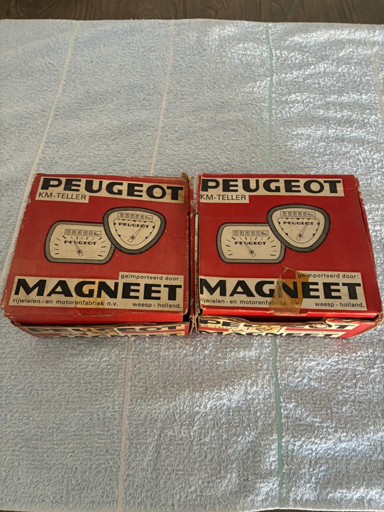 Twee doosjes Peugeot-tellers, Fietsen en Brommers, Brommeronderdelen | Oldtimers, Ophalen of Verzenden, Nieuw, Overige typen, Overige merken