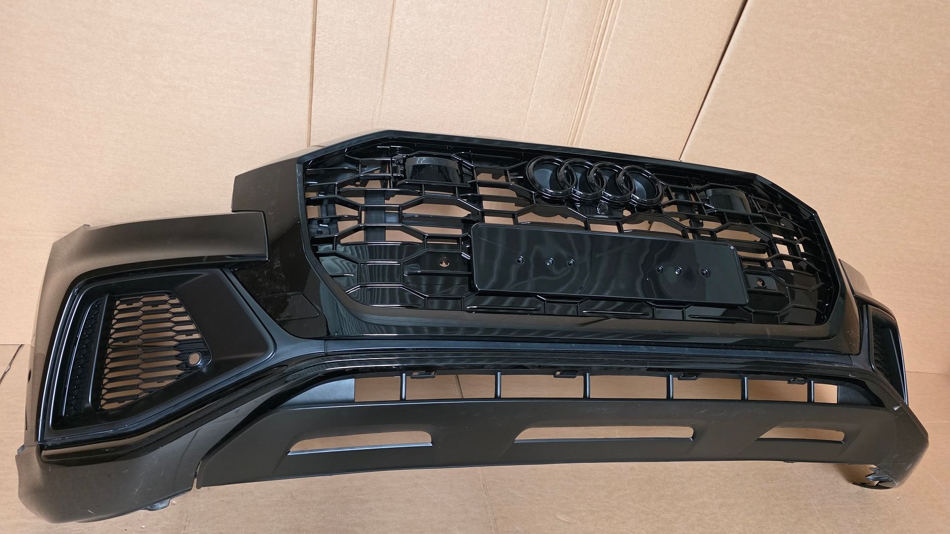 Voorbumper Audi Q8 4M8 S-line SQ8 RSQ8 LOOK GRILLE BUMPER, Auto-onderdelen, Gebruikt, -, Voor, Bumper