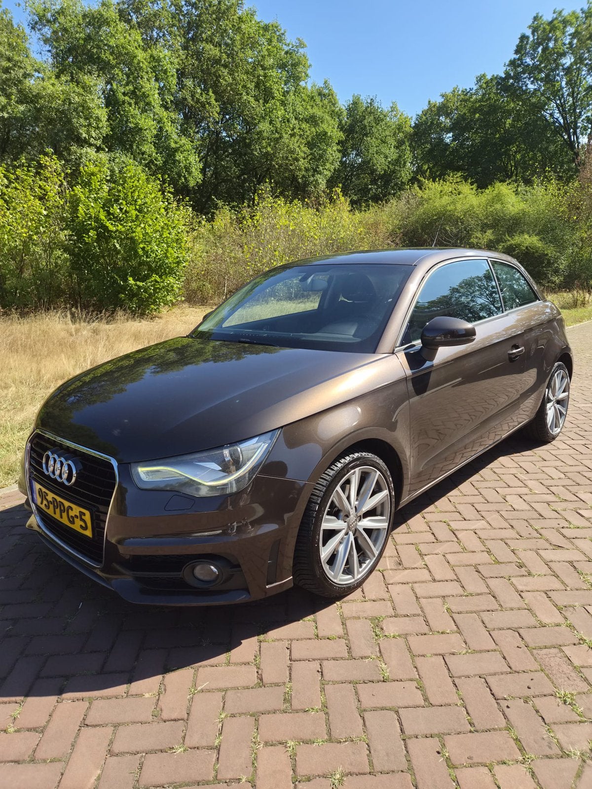 Audi A1 1.4 TFSI BUSINESS PRO LINE 2011, A1, Bruin, 4 stoelen, Origineel Nederlands