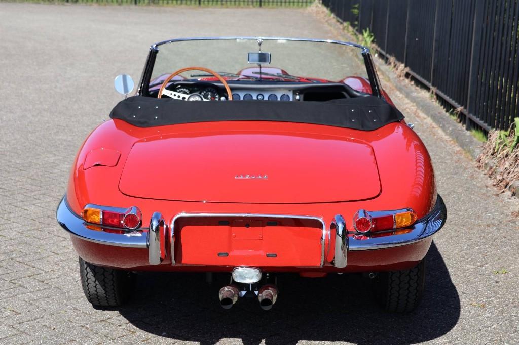 Jaguar E-Type Serie 1 OTS OBL, foto 3