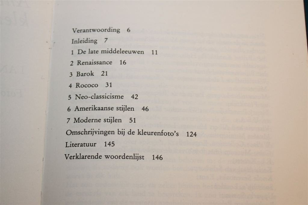 Antieke Meubels in Kleur — Middeleeuwen tot 19e Eeuw, Ophalen of Verzenden